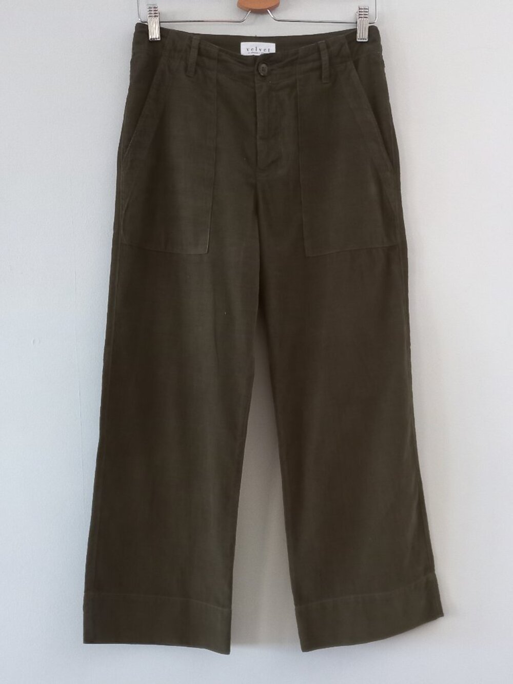 VELVET BY GRAHAM AND SPENCER dark olive green cords wide leg